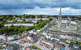 A Stylish 2 Bed Apartment In Cobh Town - Lux Stay